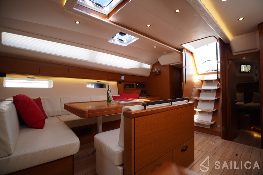 Jeanneau 54 - Yacht Charter Sailica