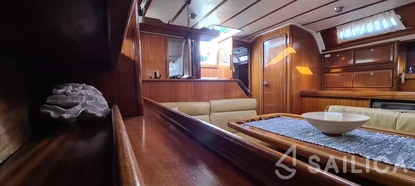 Bavaria 42 - Yacht Charter Sailica