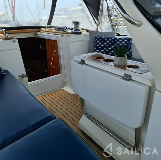 Bavaria 42 - Yacht Charter Sailica