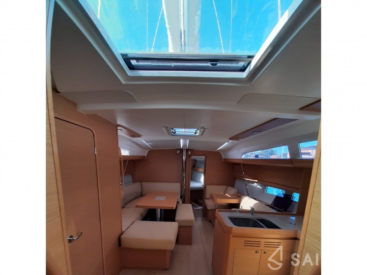 Dufour 412 GL - Yacht Charter Sailica