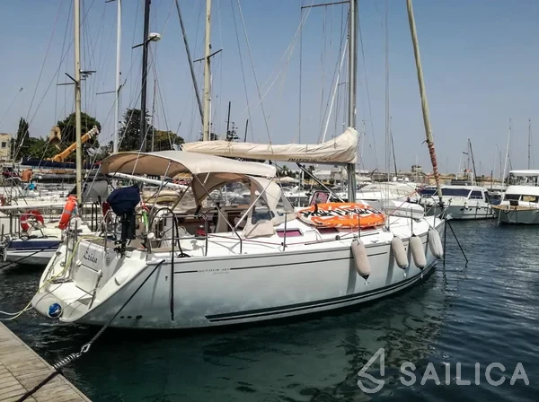 Dufour 385 GL - Yacht Charter Sailica