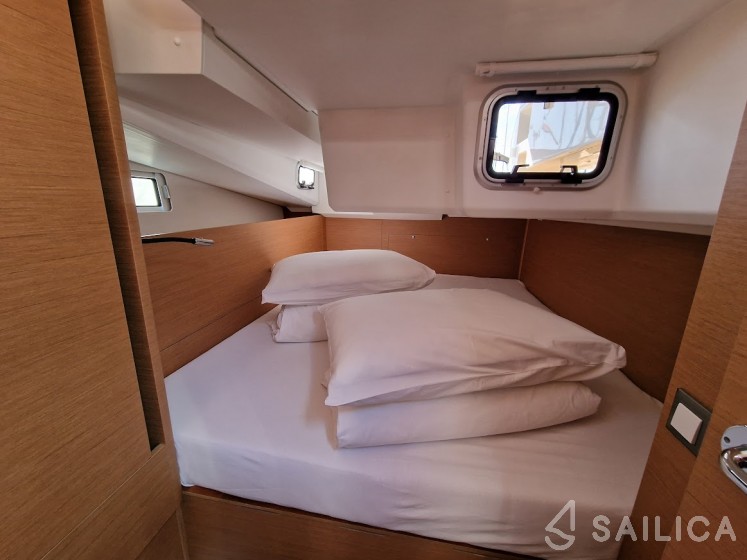 Sun Odyssey 440 - Yacht Charter Sailica