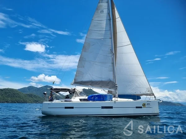 Dufour 410 GL - Yacht Charter Sailica