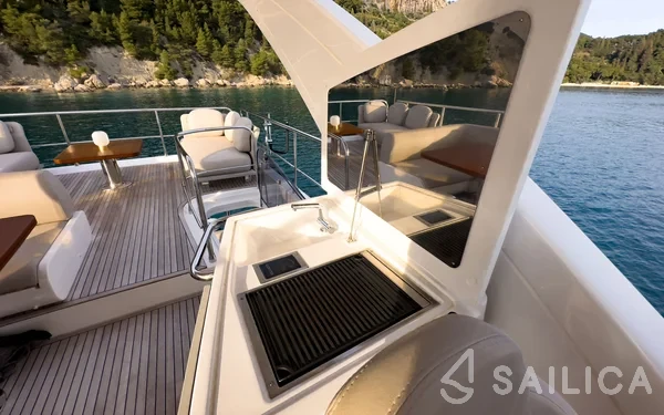 Azimut 55 - Yacht Charter Sailica