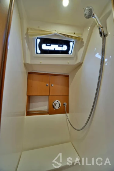 Bavaria 46 Cruiser - Yacht Charter Sailica