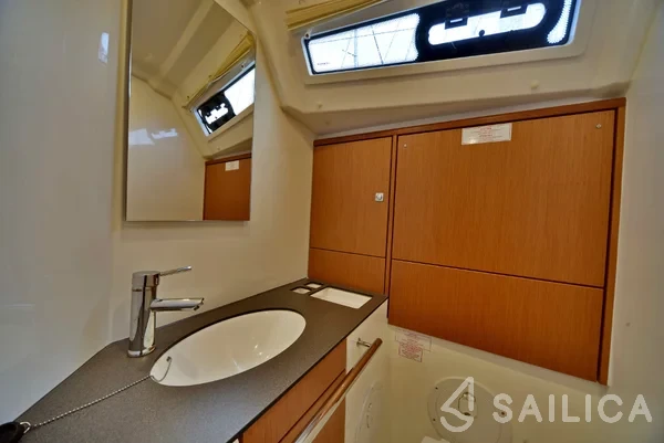 Bavaria 46 Cruiser - Yacht Charter Sailica