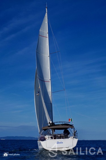Dufour 520 GL - Yacht Charter Sailica