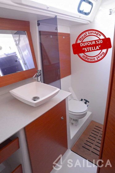 Dufour 520 GL - Yacht Charter Sailica