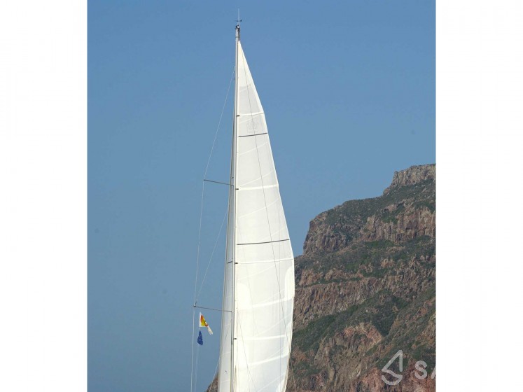 Dufour 520 GL - Yacht Charter Sailica