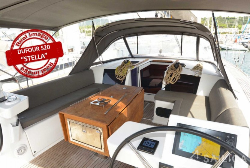Dufour 520 GL - Yacht Charter Sailica