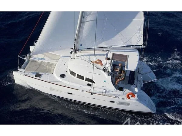 Lagoon 380 - Yacht Charter Sailica