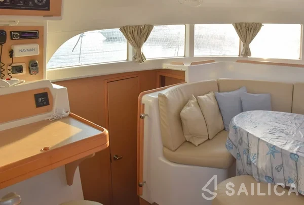 Lagoon 380 - Yacht Charter Sailica