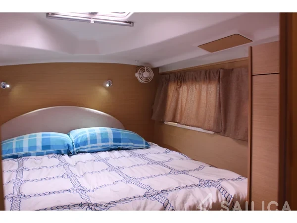 Lagoon 380 - Yacht Charter Sailica