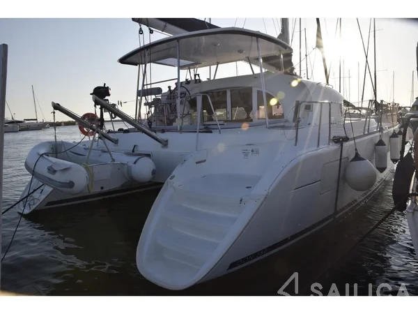 Lagoon 380 - Yacht Charter Sailica