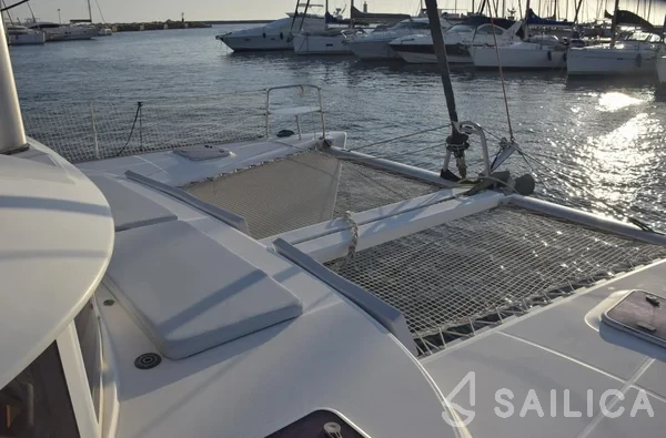 Lagoon 380 - Yacht Charter Sailica