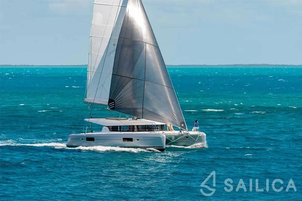 Lagoon 42 - Yacht Charter Sailica