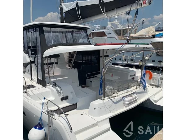 Lagoon 42 - Yacht Charter Sailica