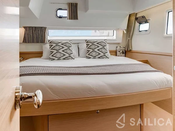 Lagoon 42 - Yacht Charter Sailica