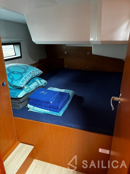 Bavaria C42 - Yacht Charter Sailica