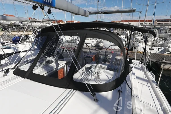 Bavaria C42 - Yacht Charter Sailica