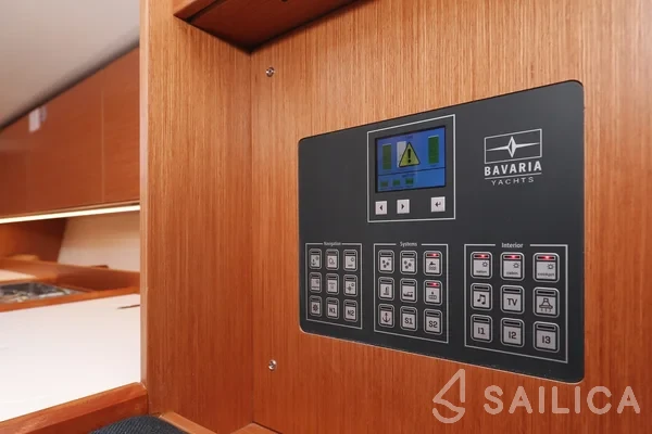 Bavaria C42 - Yacht Charter Sailica