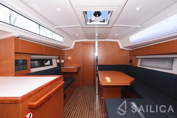 Bavaria C42 - Yacht Charter Sailica