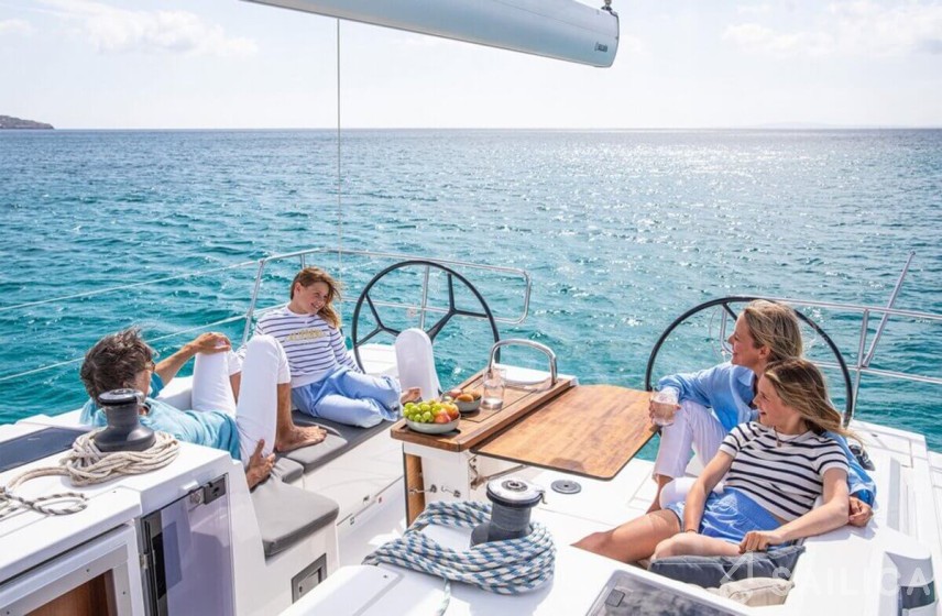 Bavaria C42 - Yacht Charter Sailica