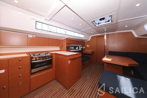 Bavaria C42 - Yacht Charter Sailica