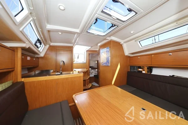 Bavaria 34 Cruiser - Yacht Charter Sailica