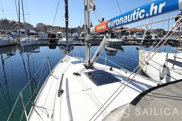 Bavaria 34 Cruiser - Yacht Charter Sailica
