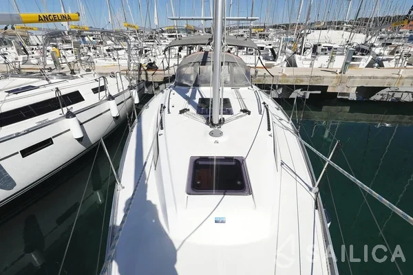Bavaria 34 Cruiser - Yacht Charter Sailica