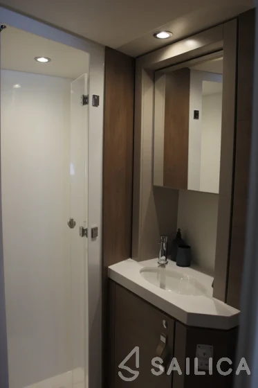 Bali 4.6 - Yacht Charter Sailica