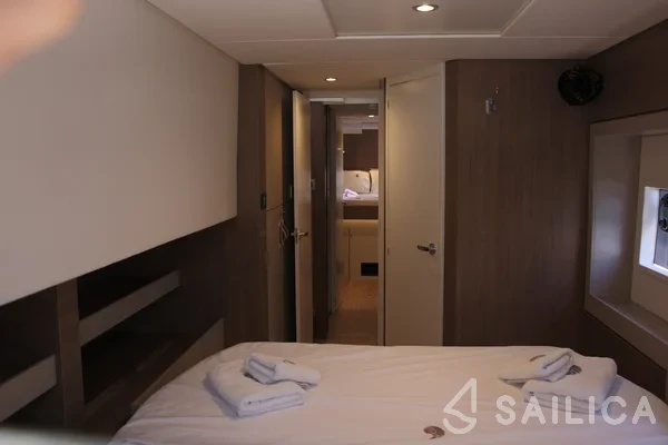 Bali 4.6 - Yacht Charter Sailica