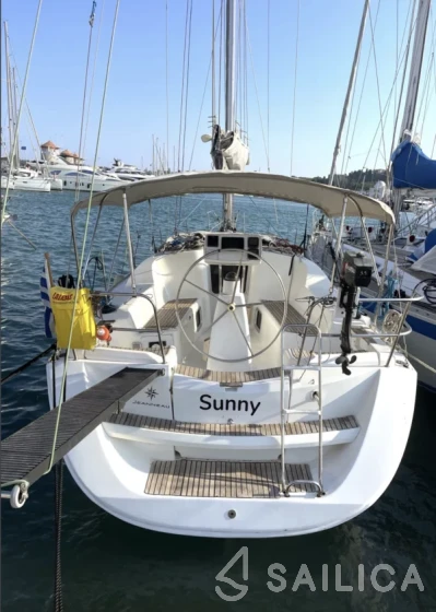 Sun Odyssey 36i - Yacht Charter Sailica