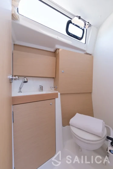 Hanse 418 - Yacht Charter Sailica