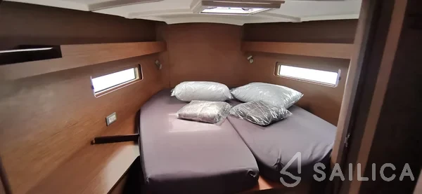Oceanis 40.1 - Yacht Charter Sailica