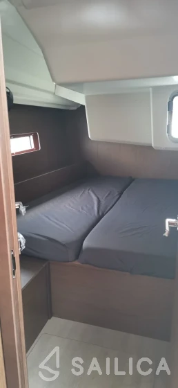 Oceanis 40.1 - Yacht Charter Sailica
