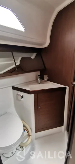 Oceanis 40.1 - Yacht Charter Sailica
