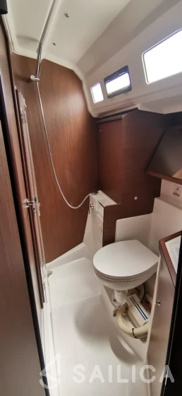 Oceanis 40.1 - Yacht Charter Sailica