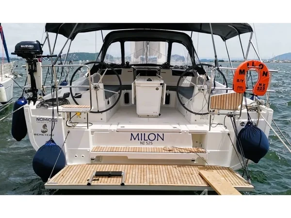 Oceanis 40.1 - Yacht Charter Sailica