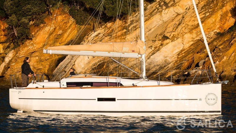 Dufour 310 GL - Yacht Charter Sailica