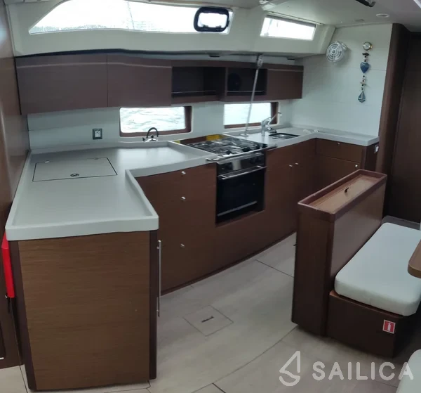Oceanis 46.1 - Yacht Charter Sailica