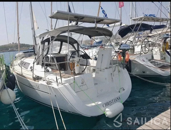 Oceanis 34 - Yacht Charter Sailica