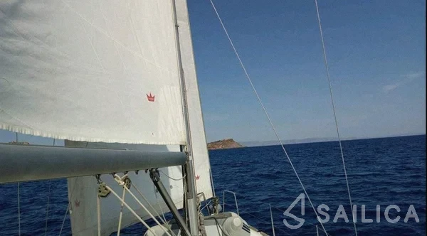 Oceanis 34 - Yacht Charter Sailica