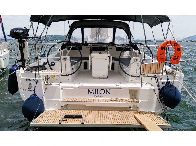Oceanis 40.1 - Yacht Charter Sailica