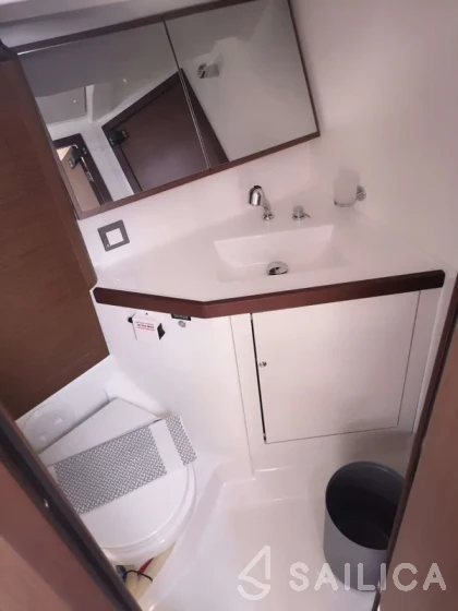 Oceanis 46.1 - Yacht Charter Sailica