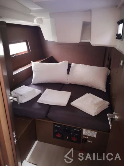 Oceanis 46.1 - Yacht Charter Sailica