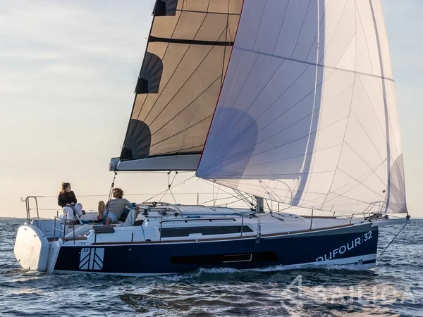 Dufour 32 - Yacht Charter Sailica