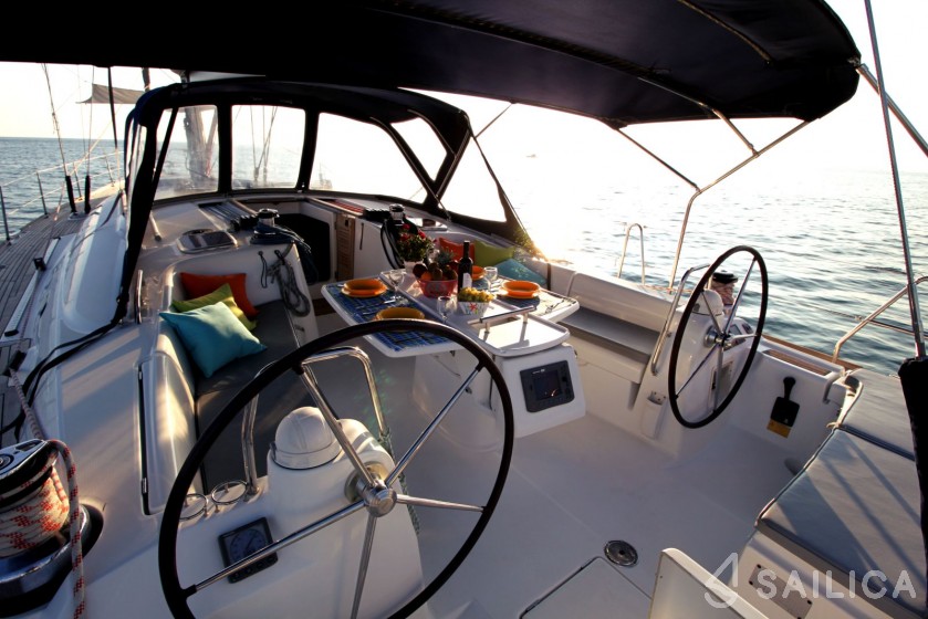 Oceanis 54 - Yacht Charter Sailica