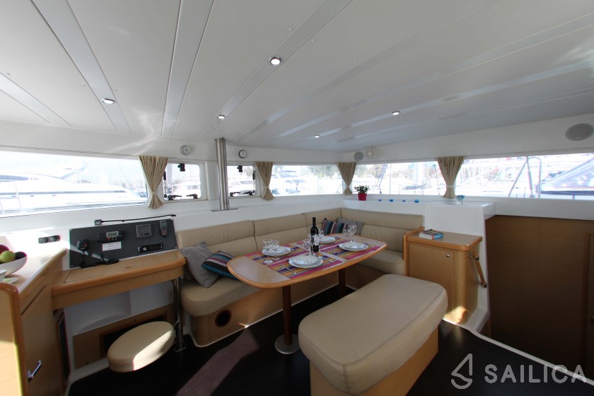 Lagoon 420 - Yacht Charter Sailica